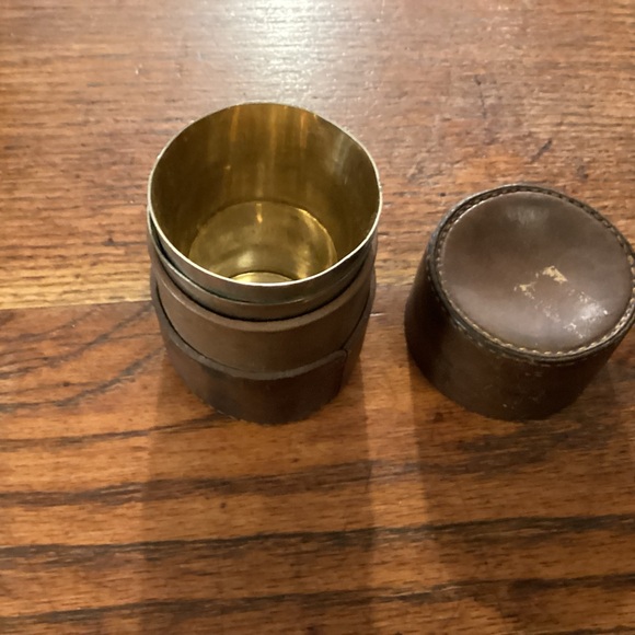 Vintage leather case and 2 travel cups, Germany - Picture 2 of 8